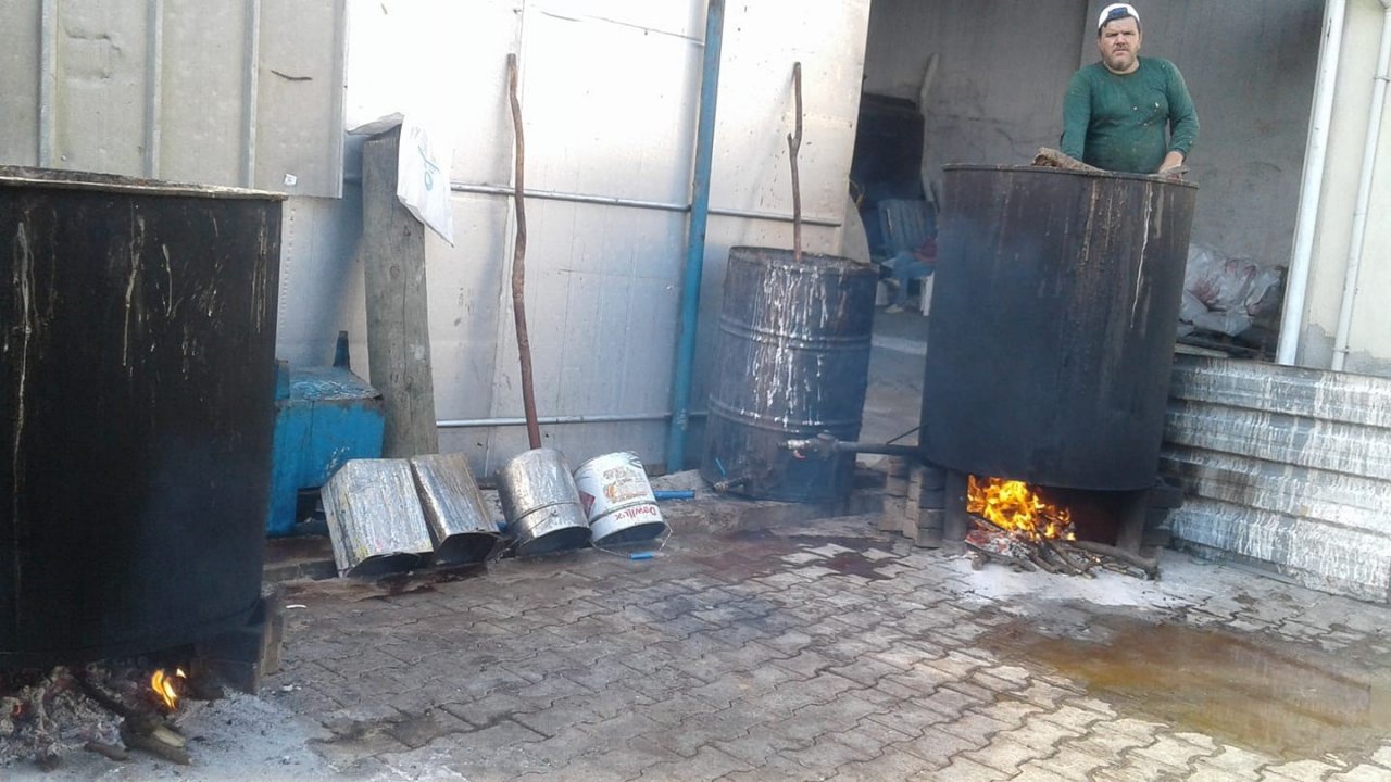 Türklerin asırlık gelenekle ürettiği zeytinyağlı sabunlar, turistlerin de ilgisini çekmeye başladı