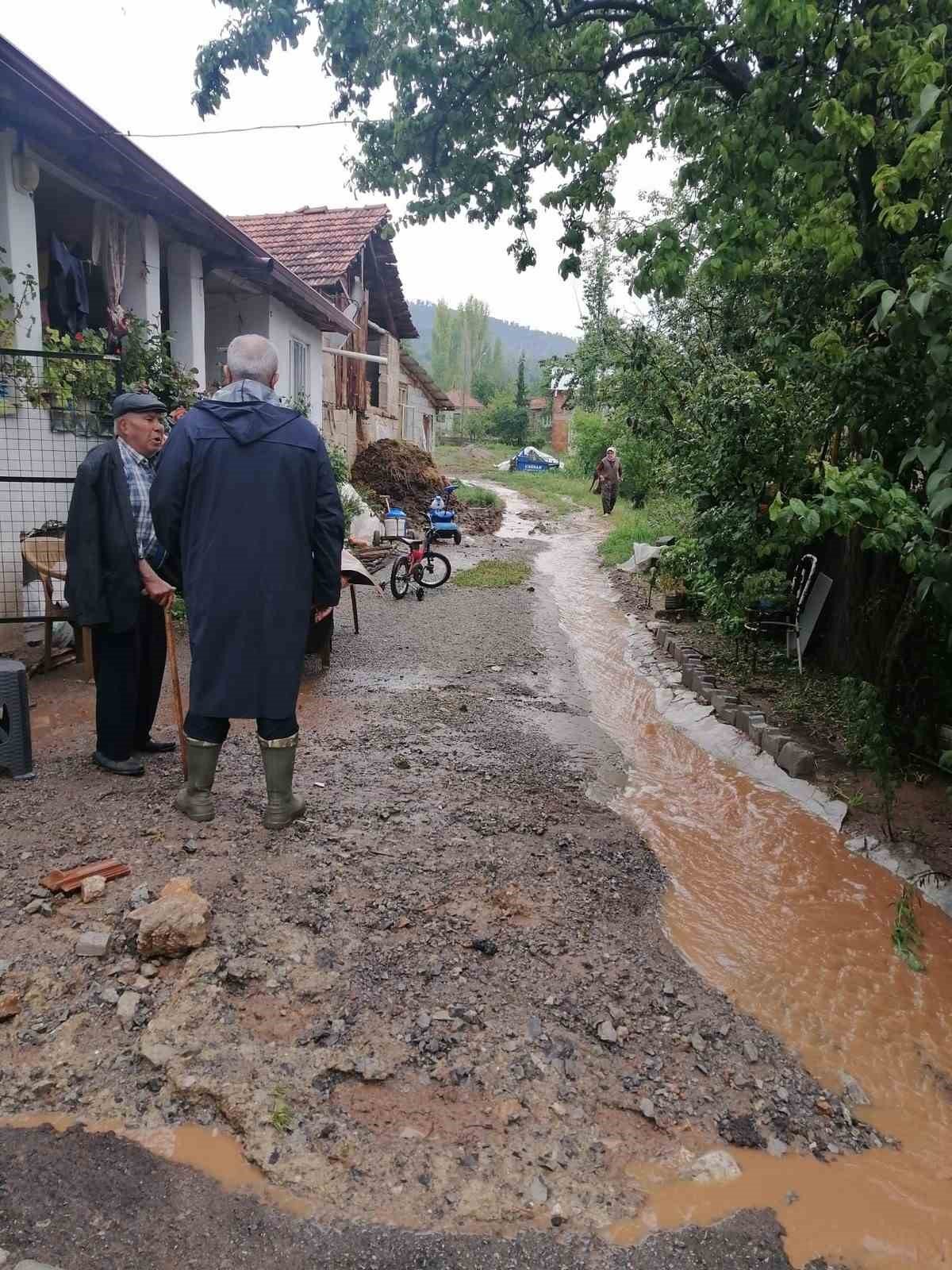 Vatandaştan sel bölgesini yalnız bırakmayan Başkan Arslan’a teşekkür