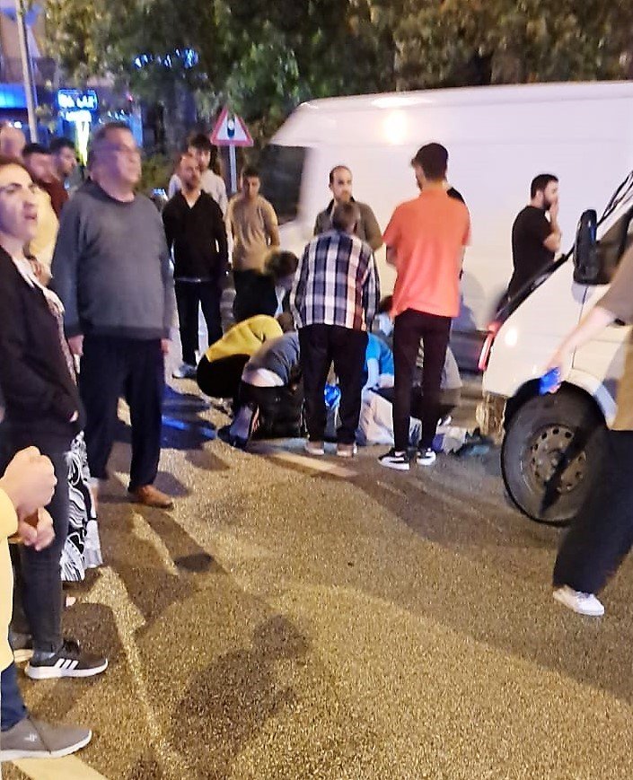 Yolun karşısına geçmeye çalışırken araç çarptı