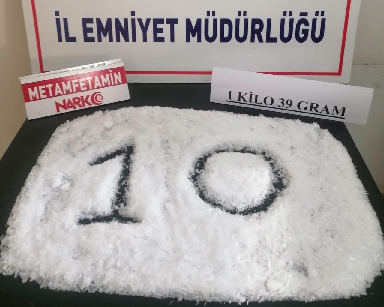 Edremit’te bir kilogram uyuşturucu ele geçirildi