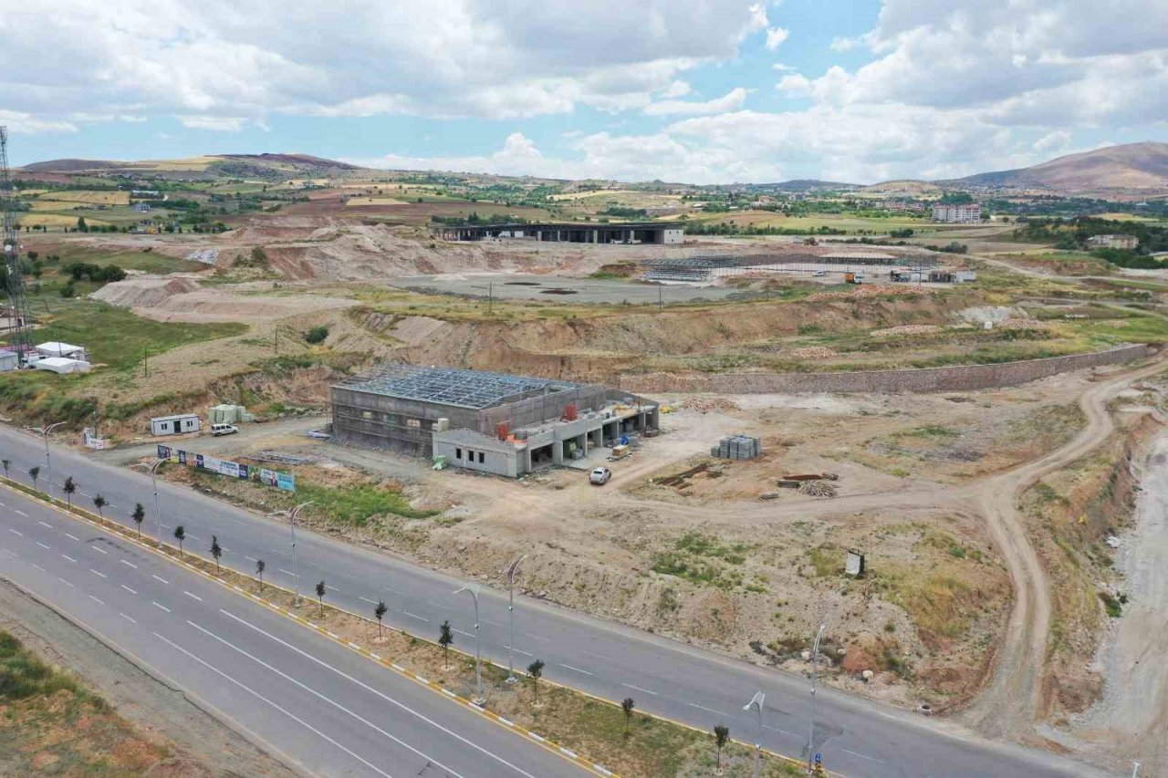 Spor ve Yaşam Kompleksi inşaatı hızla ilerliyor