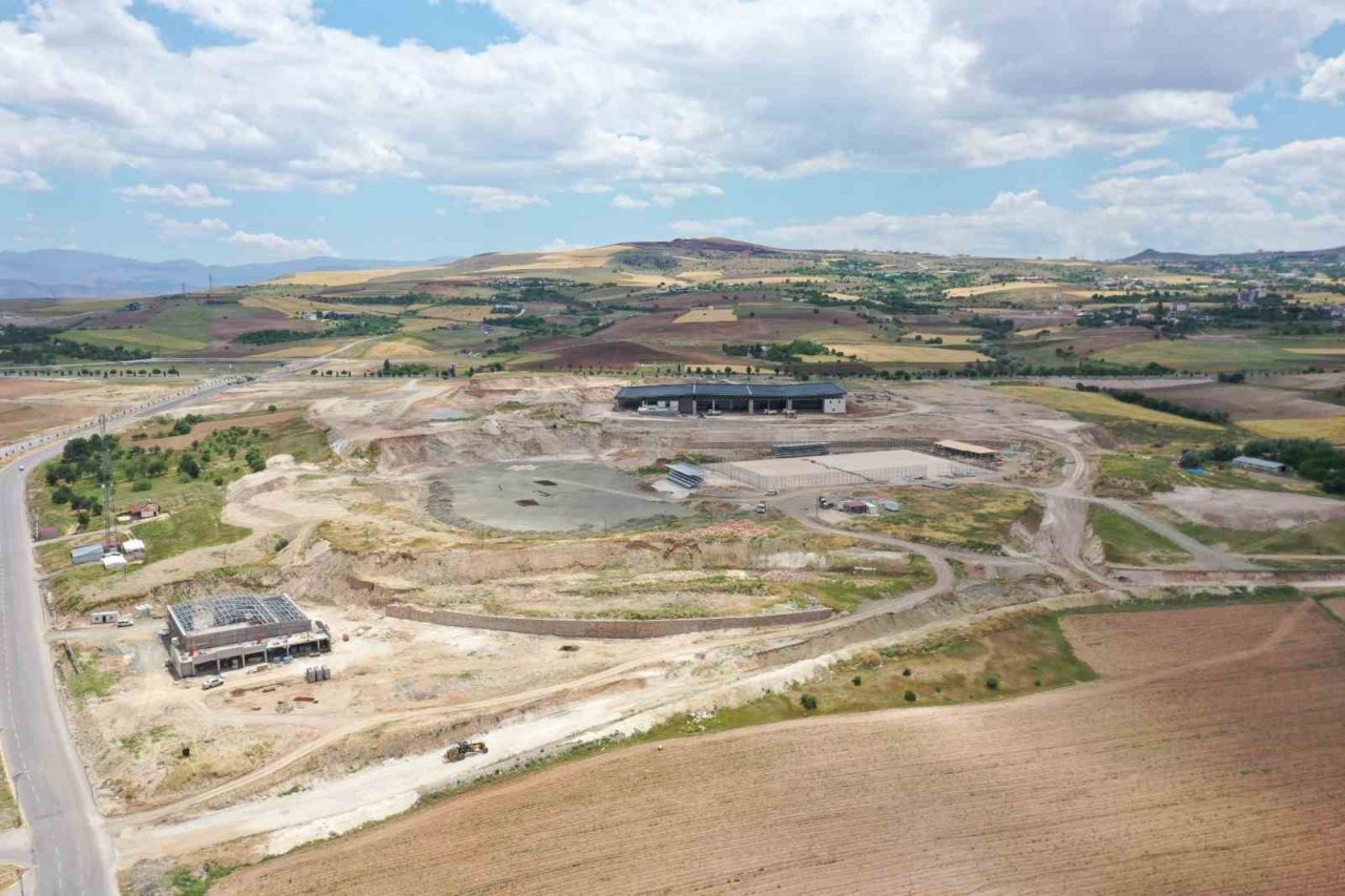 Spor ve Yaşam Kompleksi inşaatı hızla ilerliyor