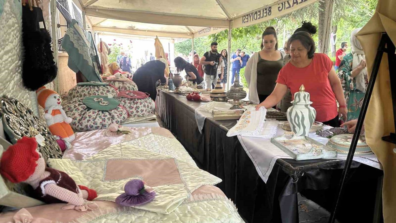 Toplum Ruh Sağlığı Merkezi’ndeki hastaların el emeği göz nuru eserleri sergilendi