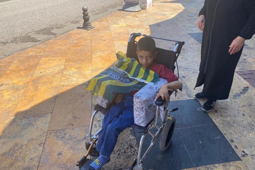 Esnafa Şanlıurfaspor bayrağı dağıtıldı