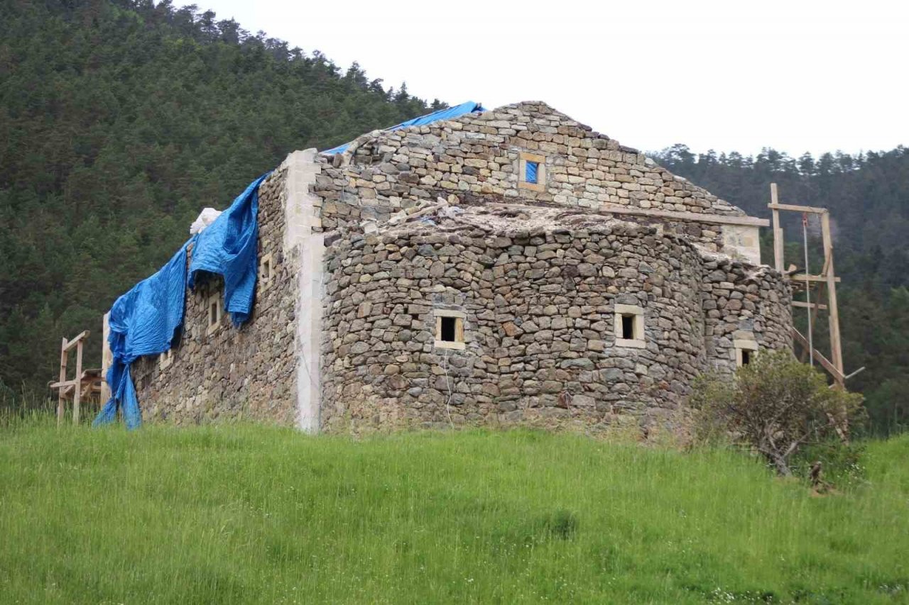 Giresun’da Çakrak Kilisesi’nin restorasyonu devam ediyor