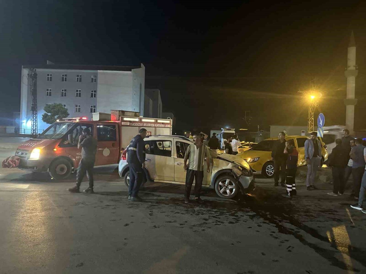 Taksiler çarpıştı, şans eseri yaralanan olmadı