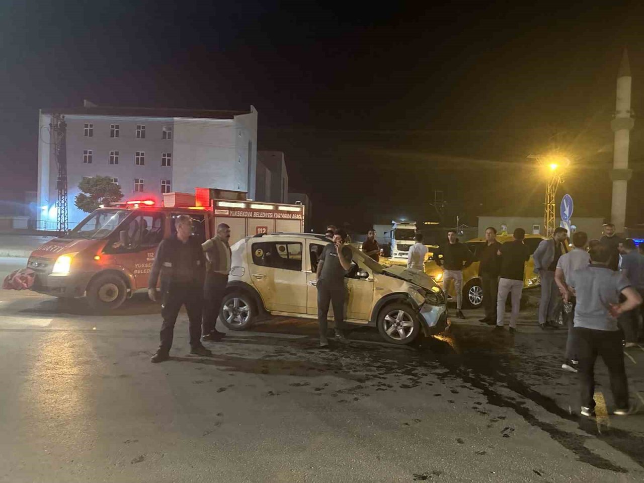 Taksiler çarpıştı, şans eseri yaralanan olmadı