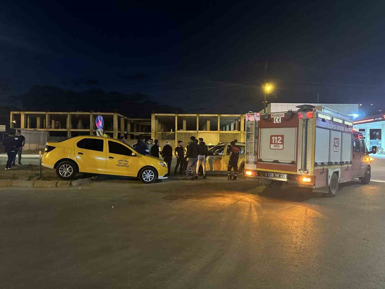 Taksiler çarpıştı, şans eseri yaralanan olmadı