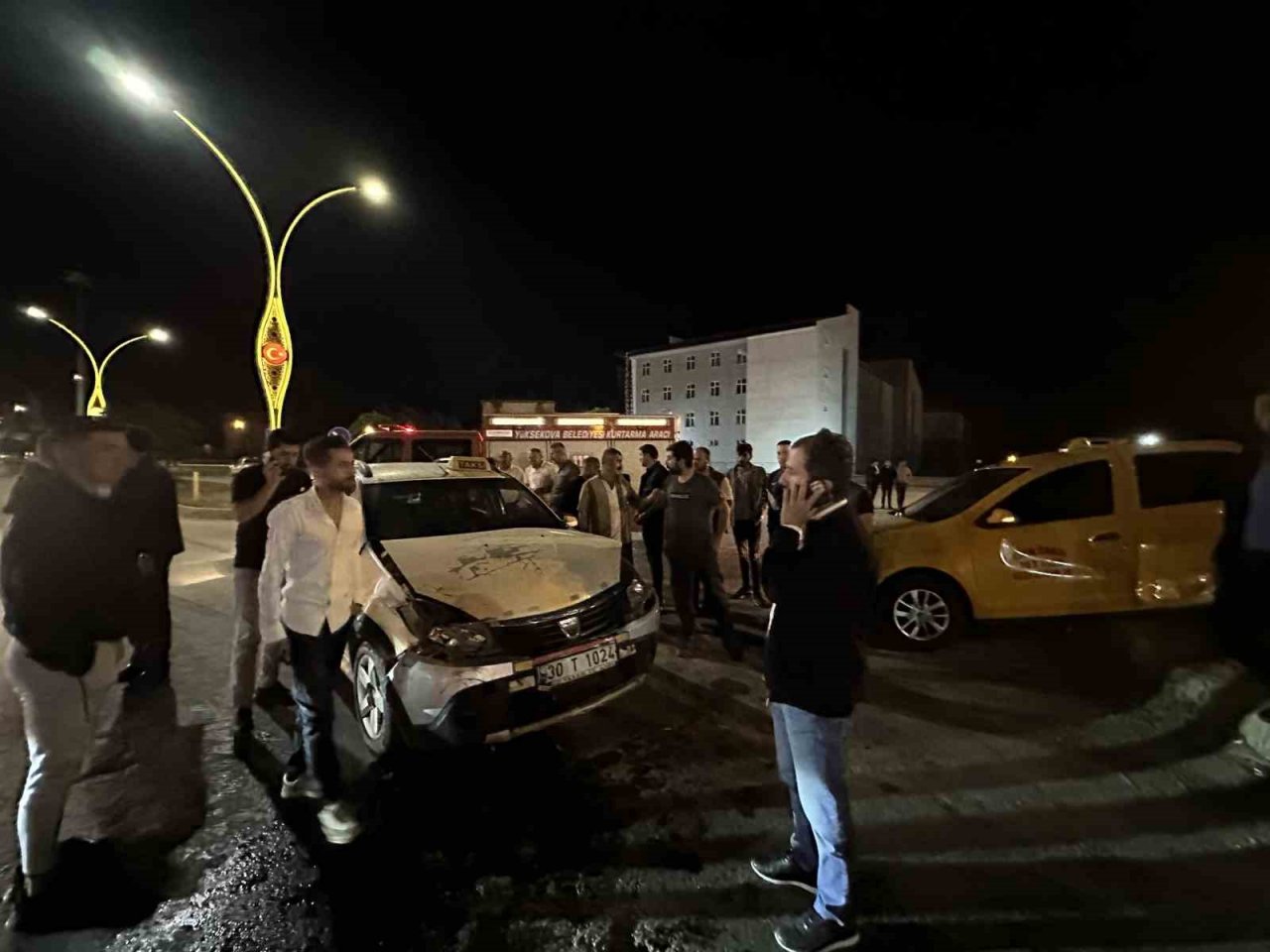 Taksiler çarpıştı, şans eseri yaralanan olmadı