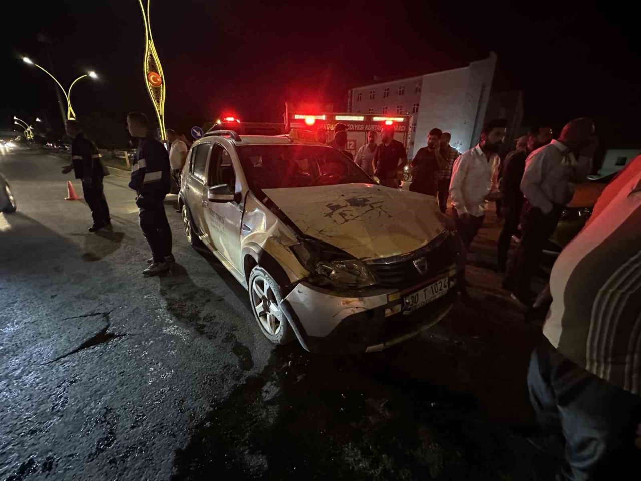 Taksiler çarpıştı, şans eseri yaralanan olmadı