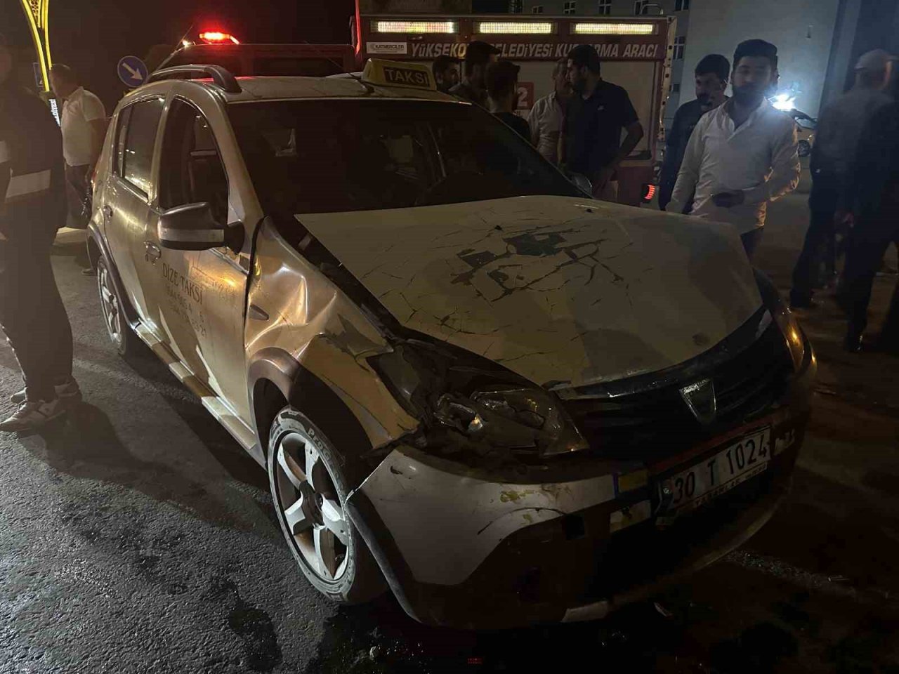 Taksiler çarpıştı, şans eseri yaralanan olmadı