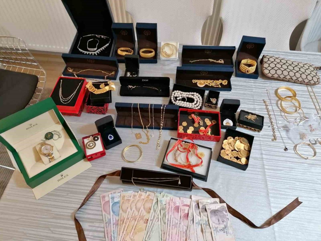 Kapora alıp ürün göndermeyen dolandırıcılardan 2 milyon liralık vurgun