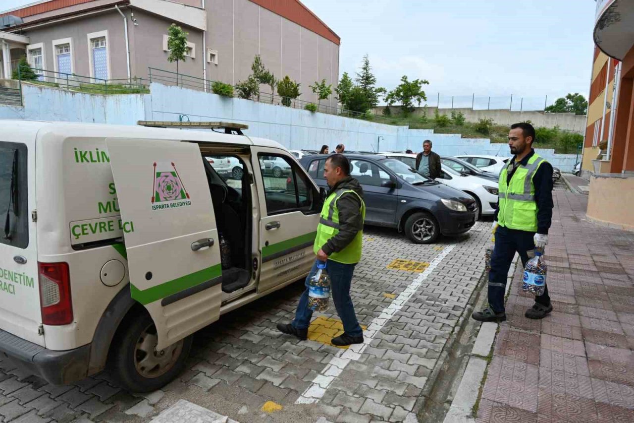 Çevreye duyarlı gençler 1.400 kilogram atık pil ile kampanyaya destek verdi