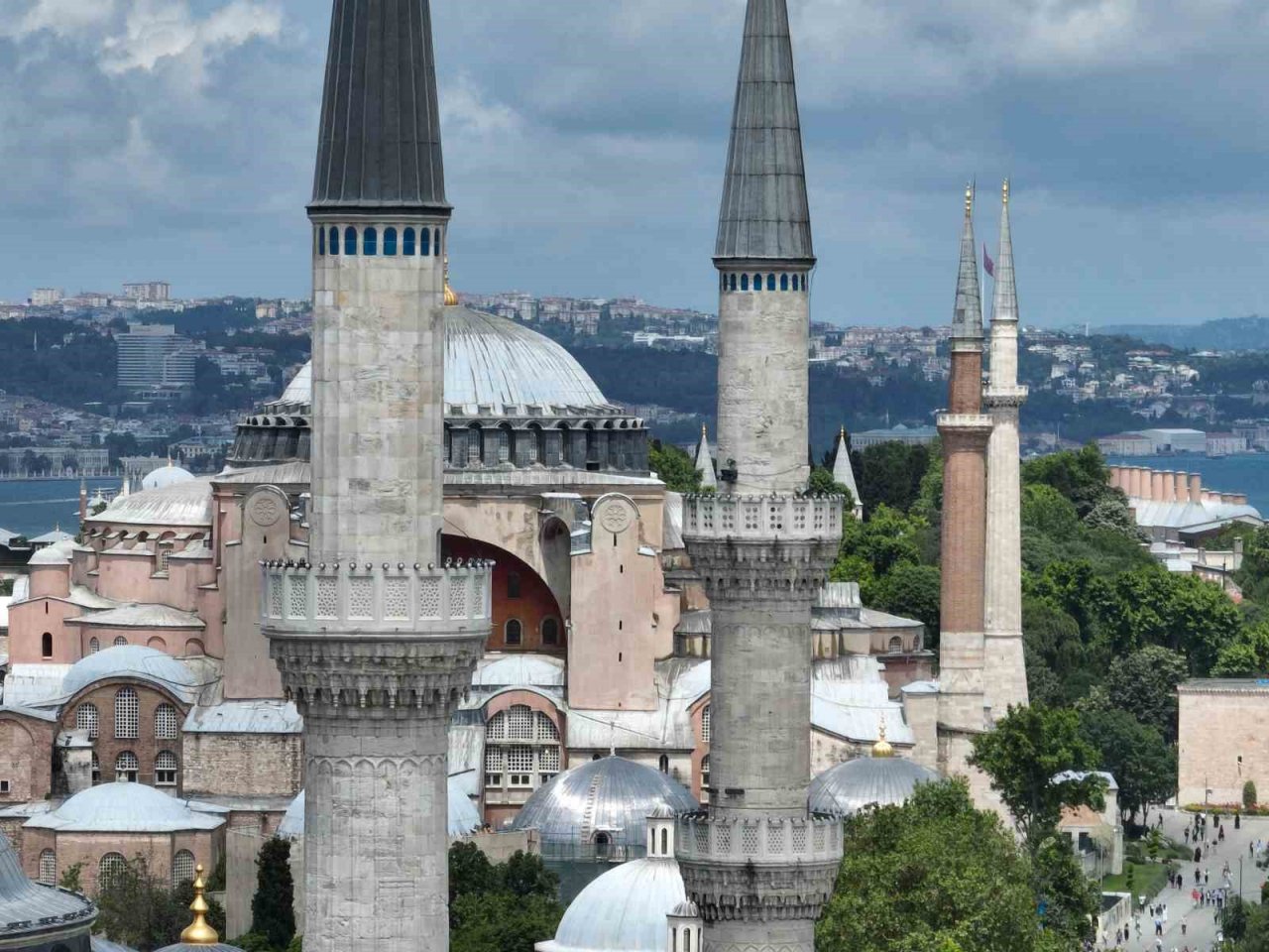 Ayasofya ve Sultanahmet Camii’lerinde karşılıklı ezan okuma geleneği
