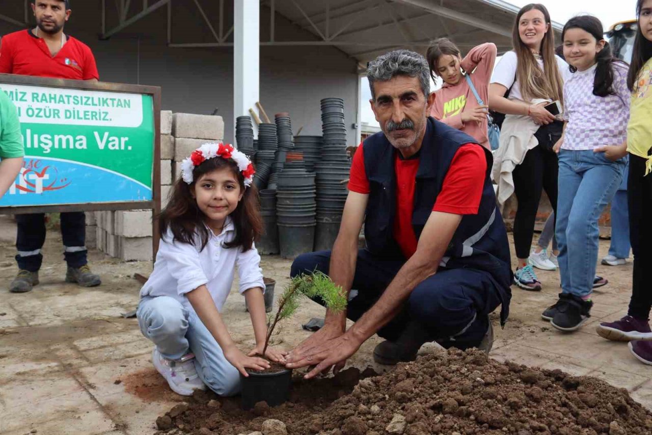 Minikler ekolojik yaşam hakkında bilgileniyor