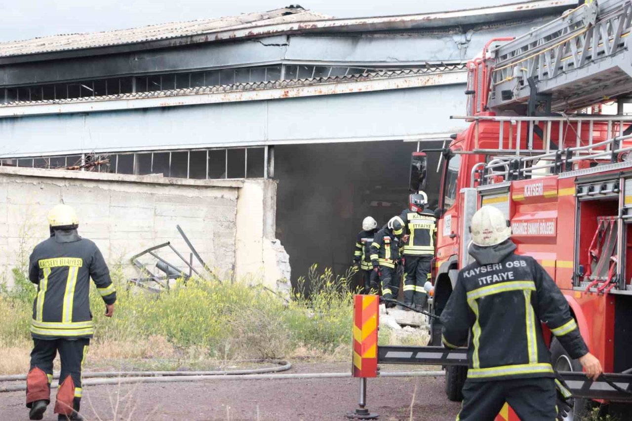 Kayseri’de fabrika yangını 1 saatte söndürüldü