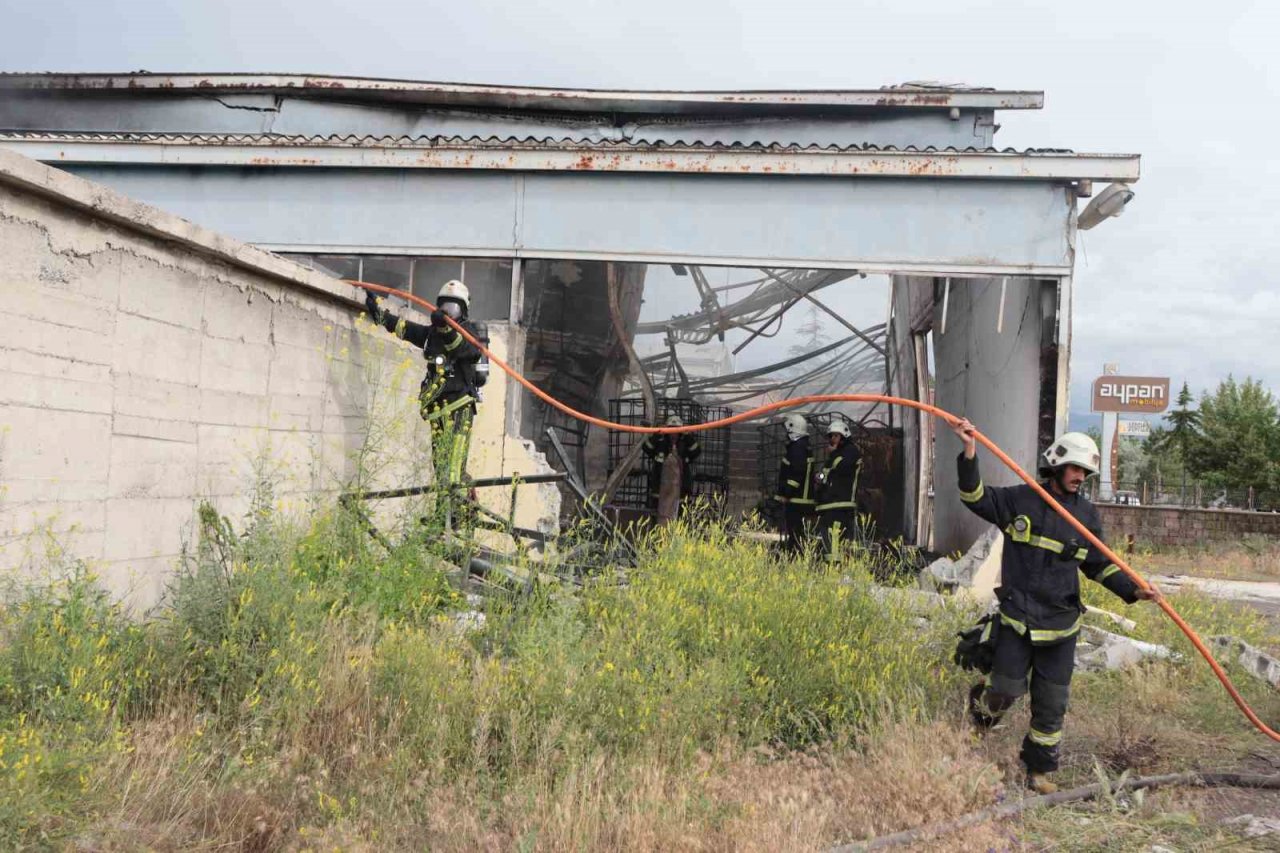 Kayseri’de fabrika yangını 1 saatte söndürüldü