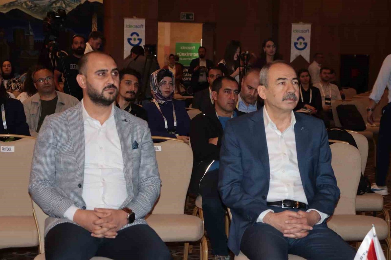 Gülsoy: "Her dönem yükseliş gerçekleştiren E-ticaret hacmi, pandemi döneminde ise adeta zirve yaptı"