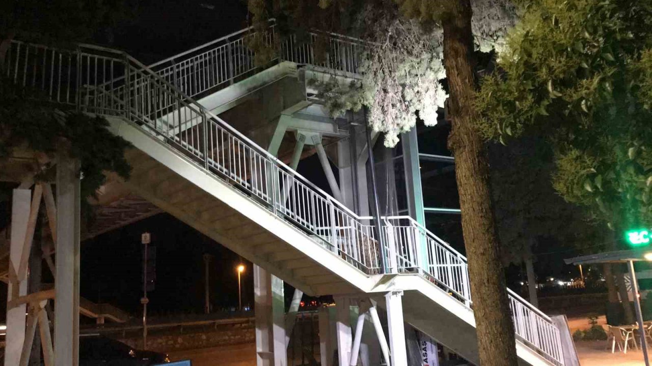 Elektrik akımına kapılan işçi yürekleri ağza getirdi