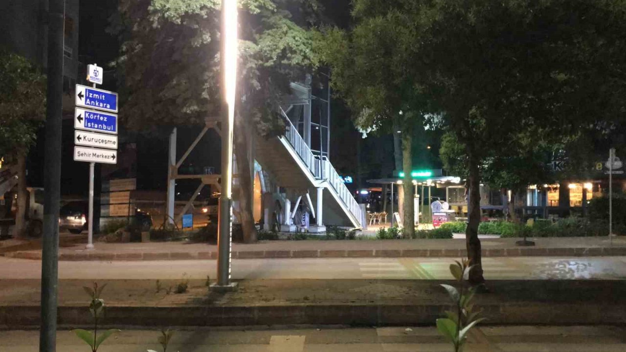 Elektrik akımına kapılan işçi yürekleri ağza getirdi