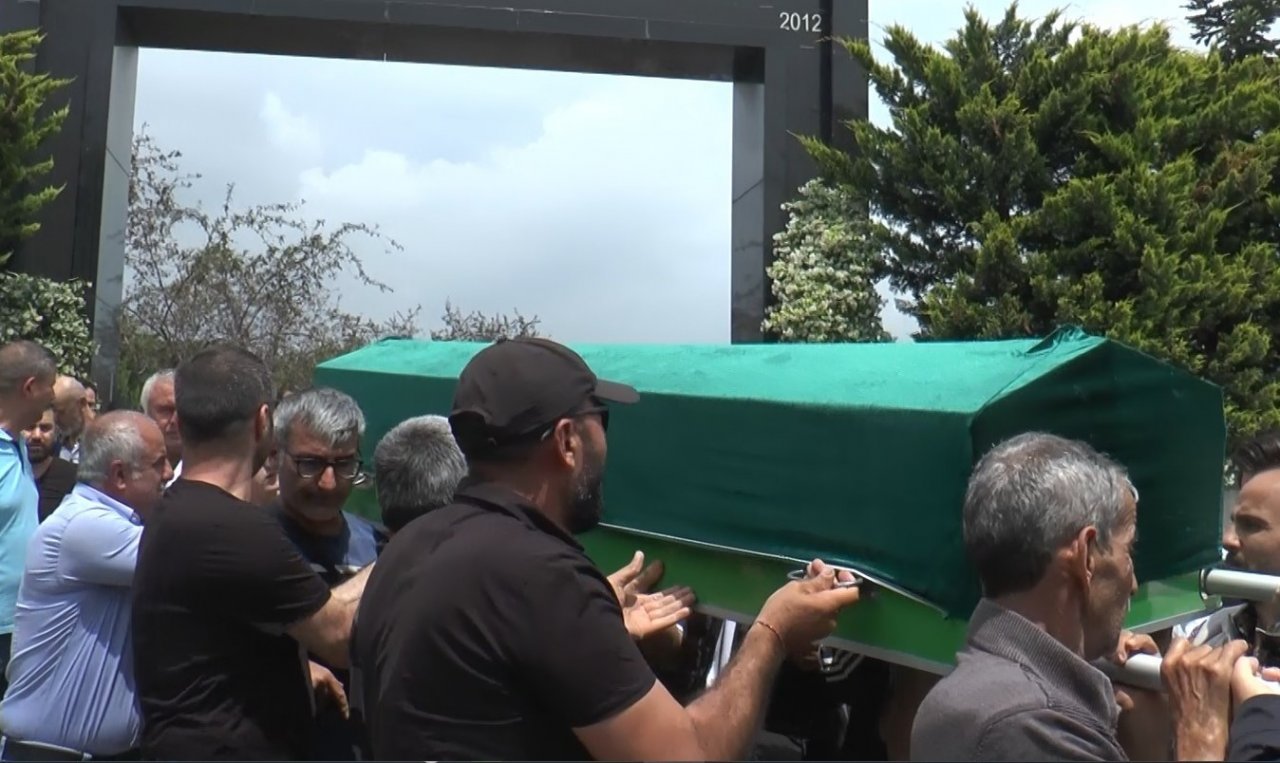 Denizde boğulan üniversite öğrencisi son yolculuğuna uğurlandı