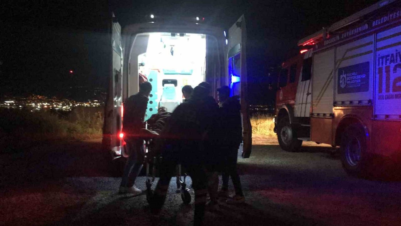 Kontrolden çıkan minibüs ağaçlık alana uçtu