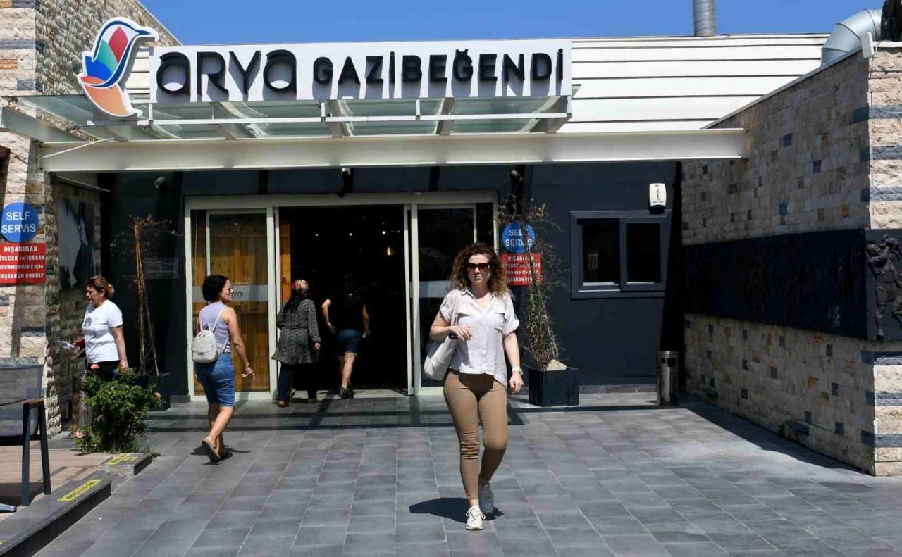 Kuşadası’nda Arya Tesisleri vatandaşaların vazgeçilmezi