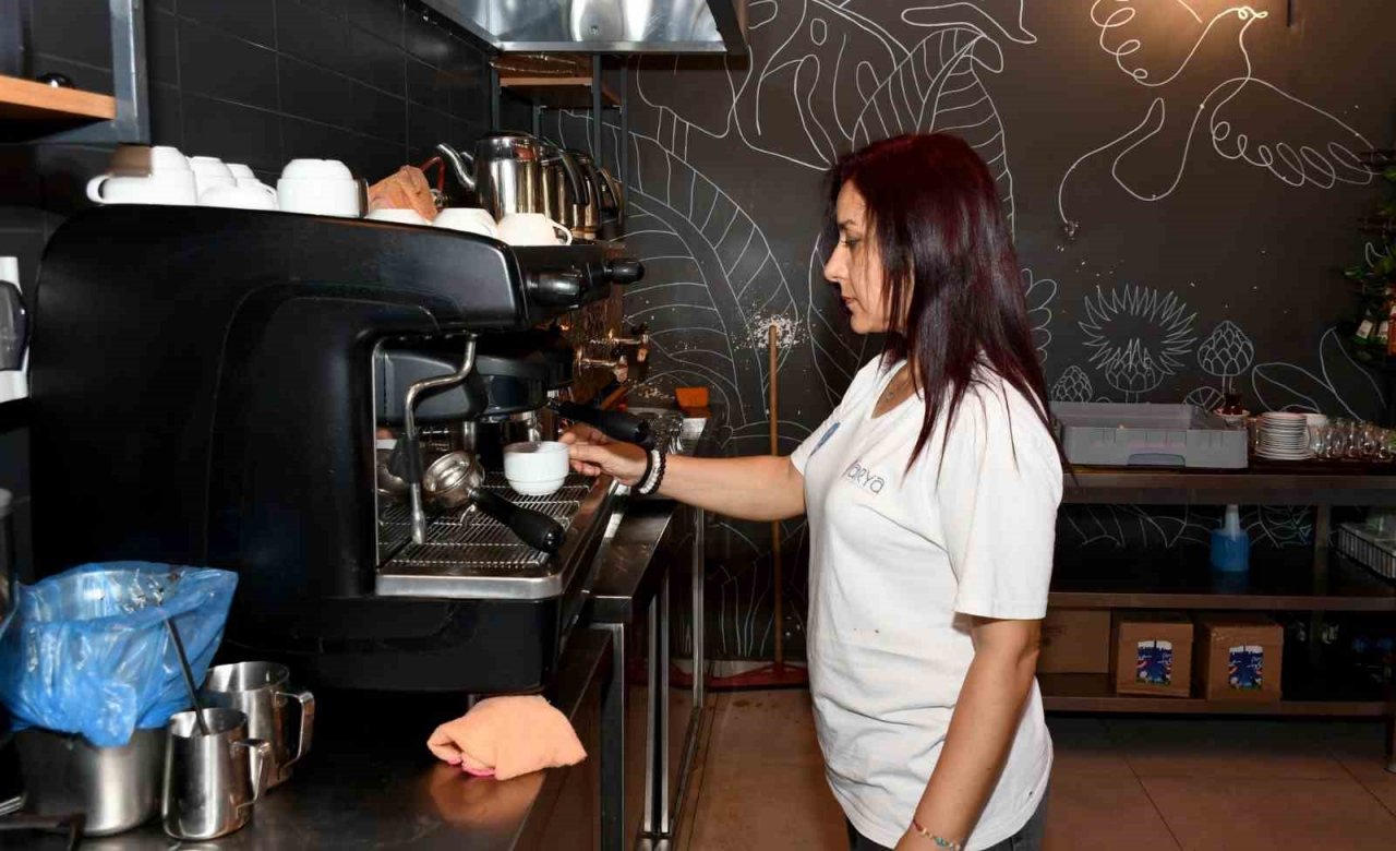 Kuşadası’nda Arya Tesisleri vatandaşaların vazgeçilmezi