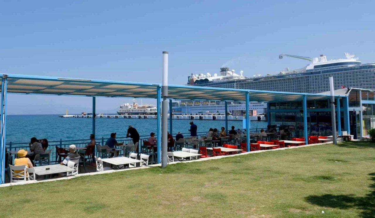 Kuşadası’nda Arya Tesisleri vatandaşaların vazgeçilmezi