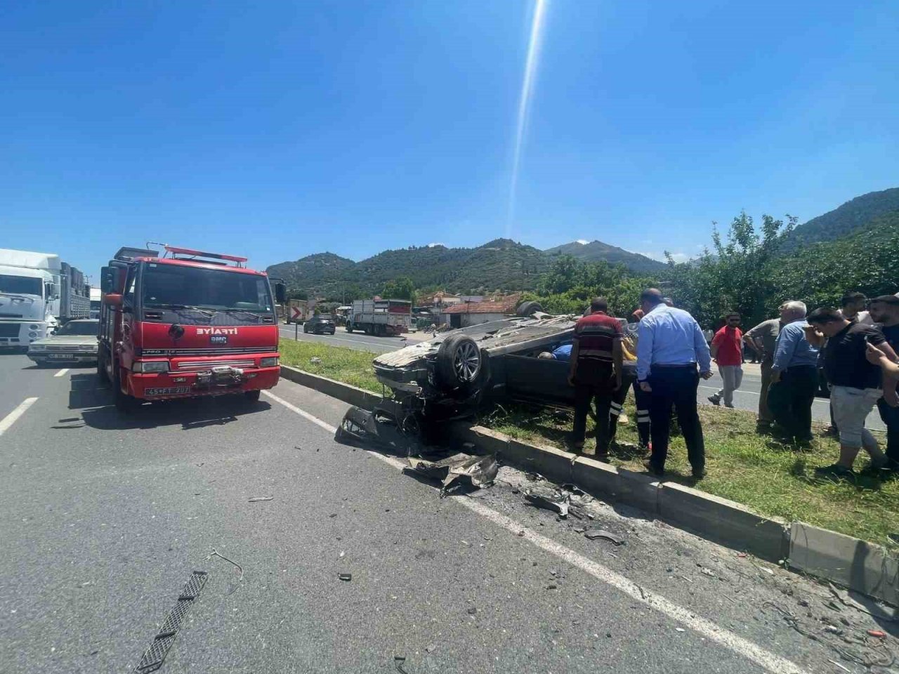 Turgutlu’da zincirleme kaza: 2’si çocuk 5 yaralı