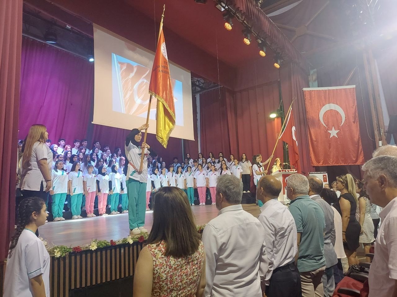 Melsa Mesleki Teknik ve Anadolu Lisesi’nde mezuniyet heyecanı