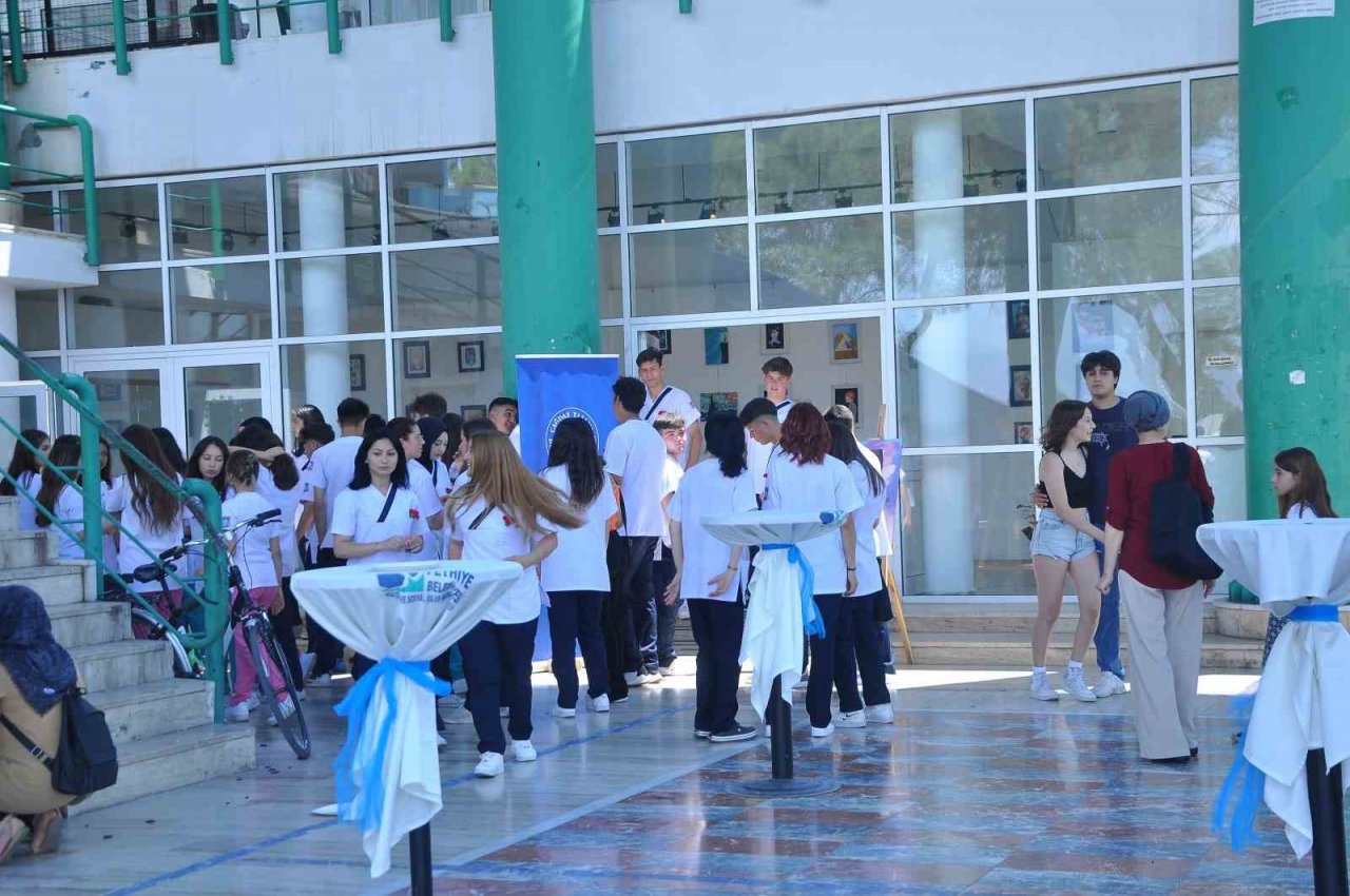 Melsa Mesleki Teknik ve Anadolu Lisesi’nde mezuniyet heyecanı