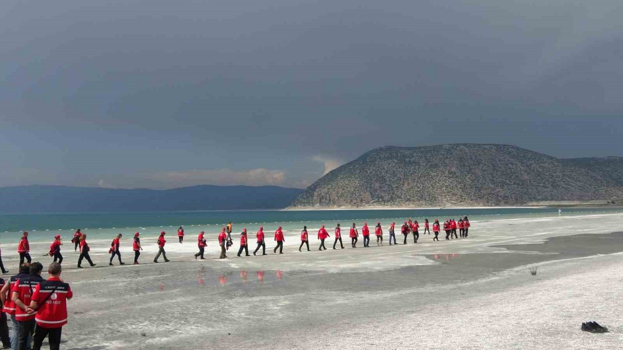 Dünyaca ünlü Salda Gölü’nde su altı arama kurtarma tatbikatı