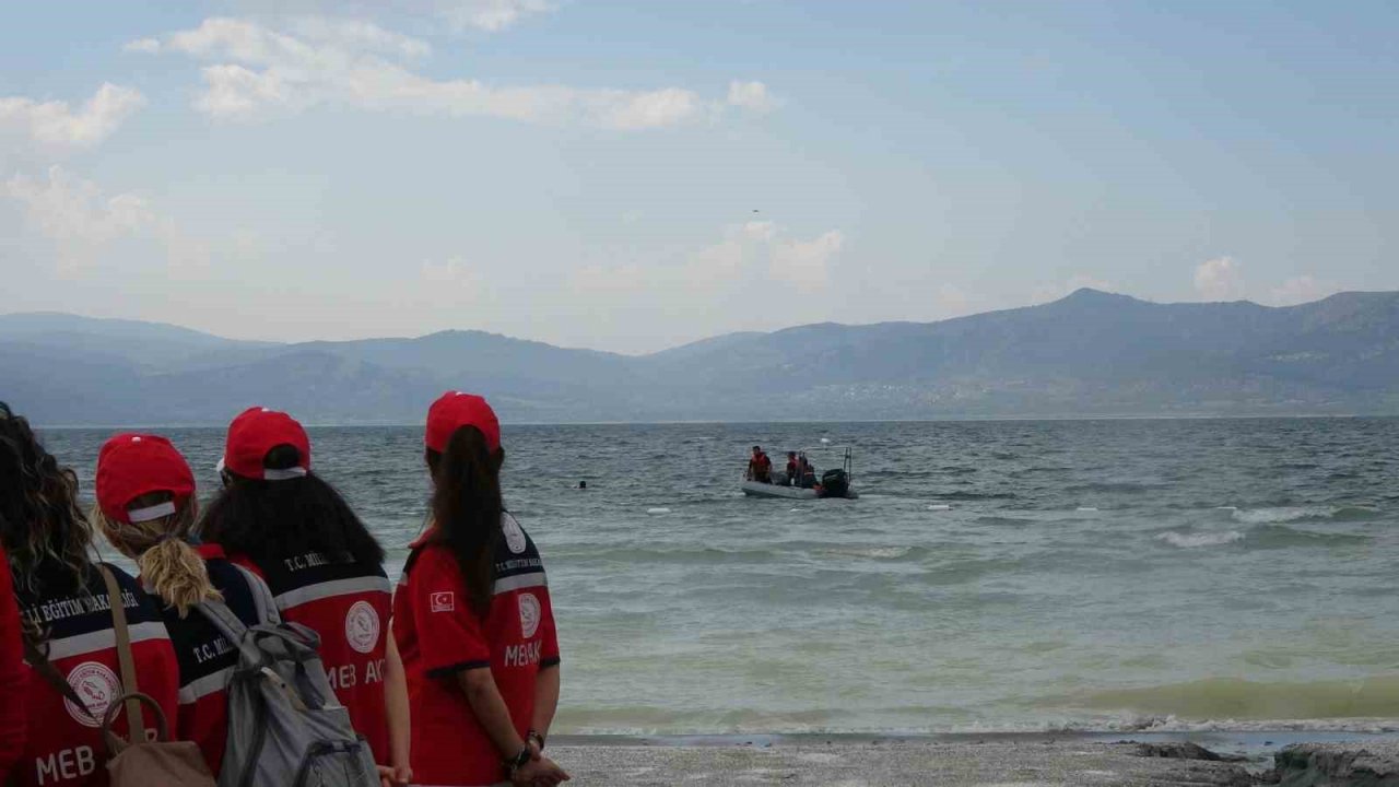 Dünyaca ünlü Salda Gölü’nde su altı arama kurtarma tatbikatı