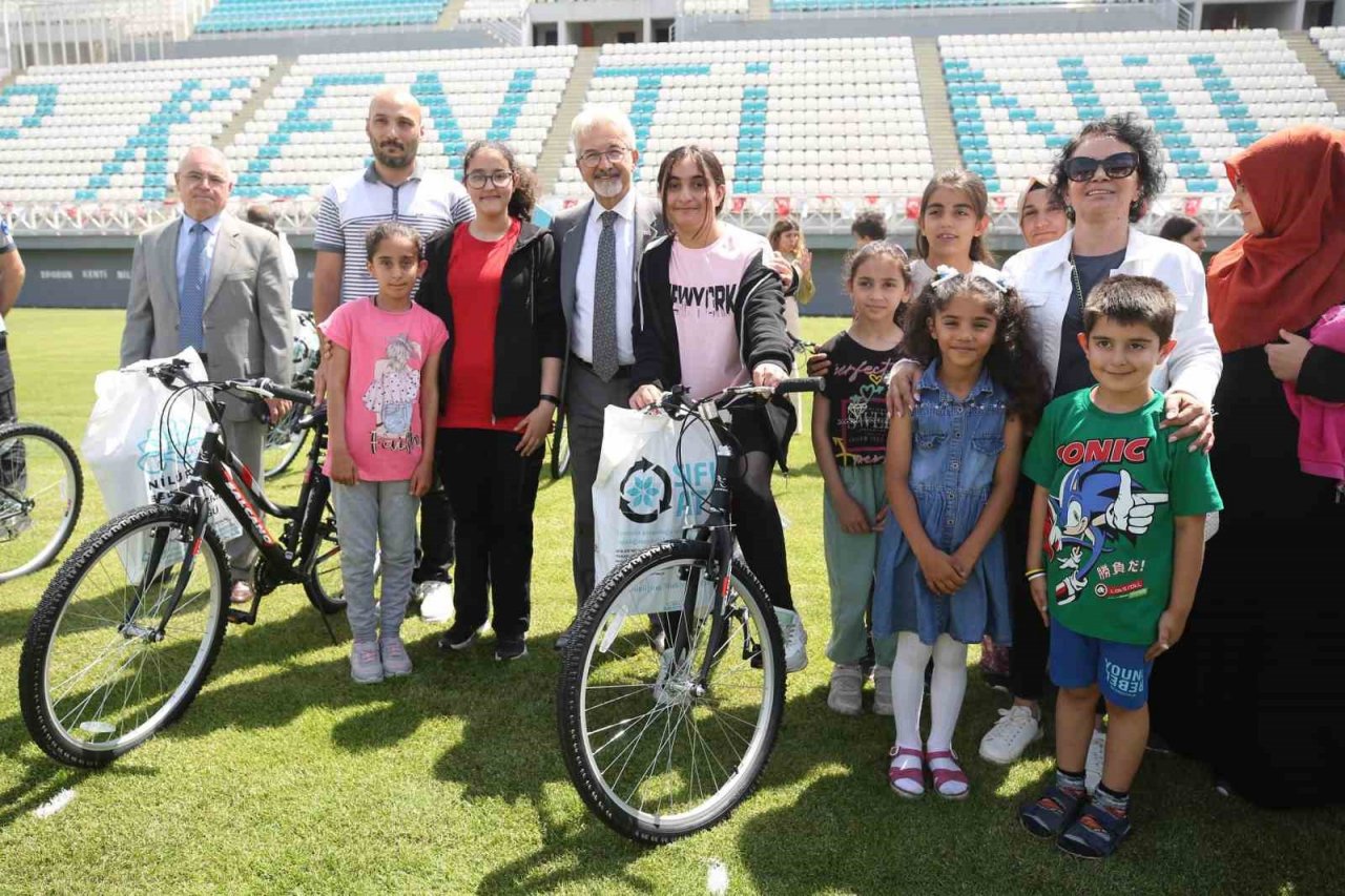 Nilüfer Belediyesi’nden en çalışkan öğrencilere bisiklet ödülü