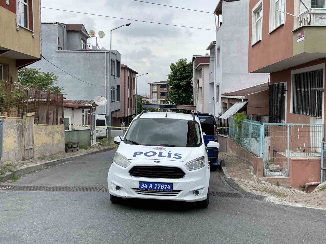 Küçükçekmece’de tartıştığı abisi ve yengesini kurşun yağmuruna tutup kaçtı