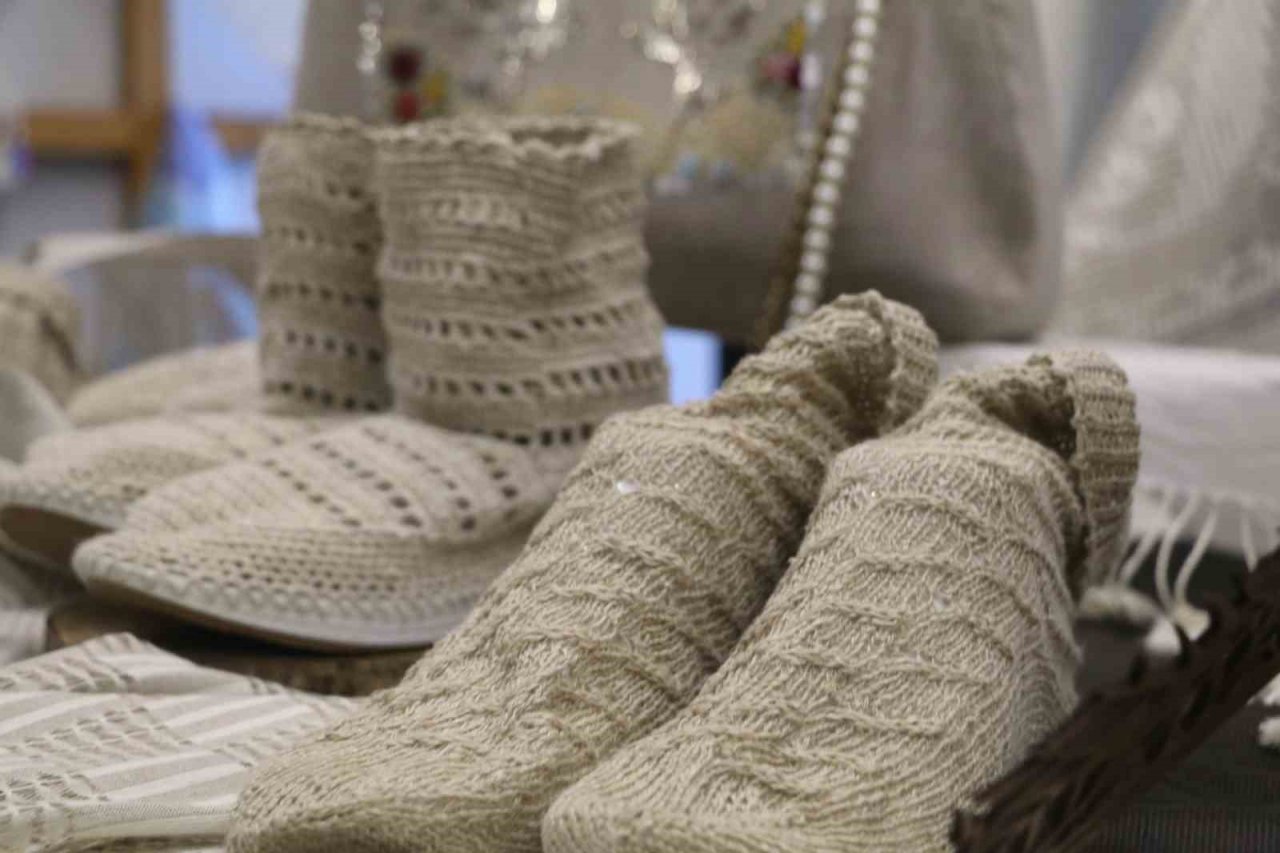 Rize Bezinden yapılan kıyafetler defilede sergilendi