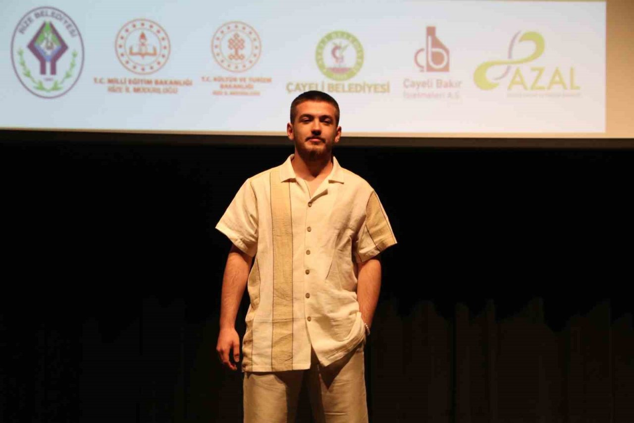 Rize Bezinden yapılan kıyafetler defilede sergilendi