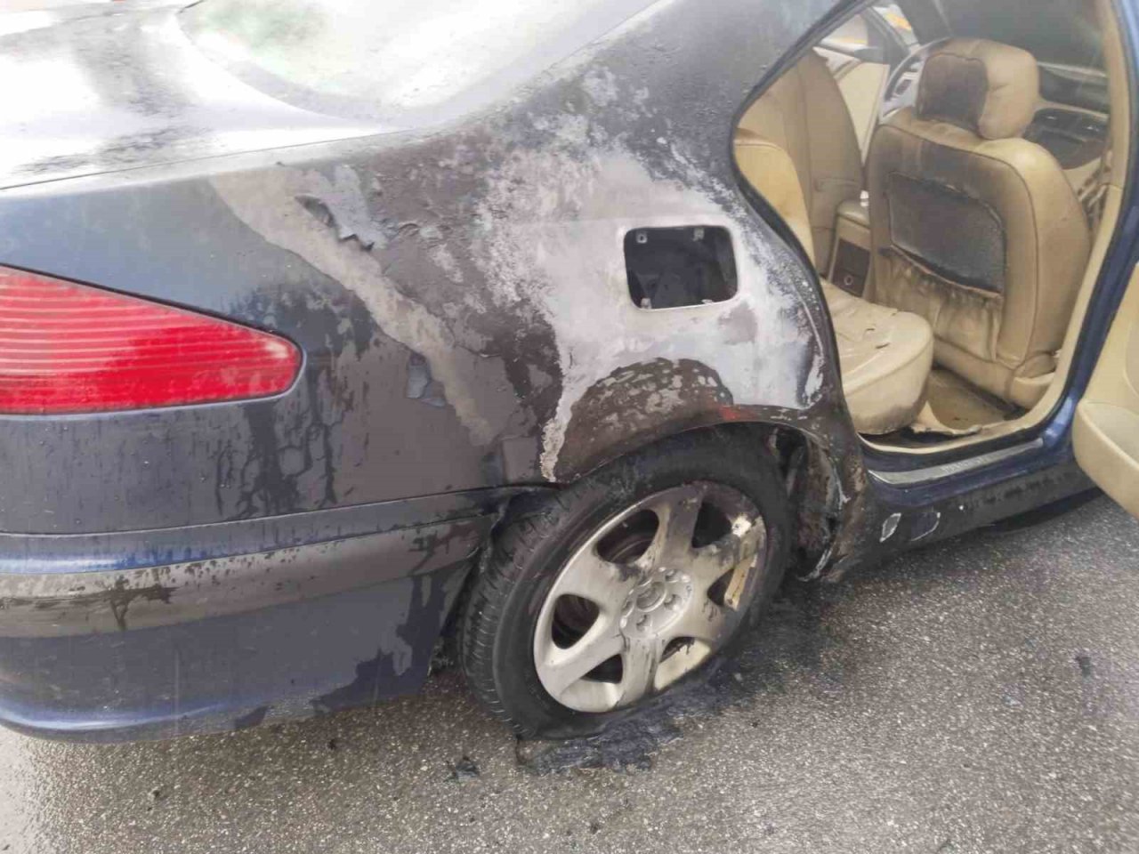 Seyir halindeyken alev aldı, itfaiyenin müdahalesi faciayı önledi