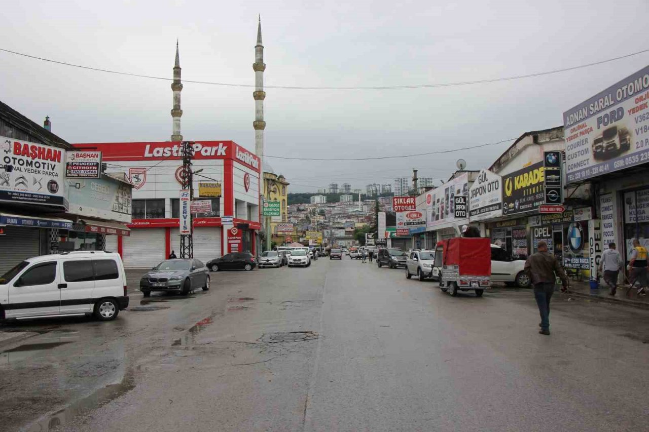 Selin vurduğu sanayide yaralar sarılıyor