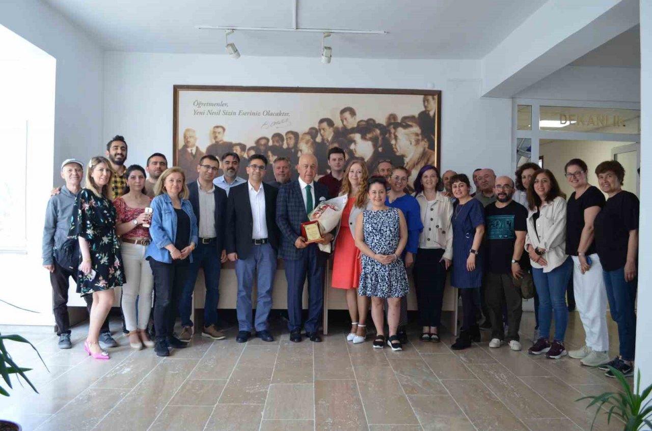 Prof. Dr. Coşkun Bayrak düzenlenen törenle emekli oldu