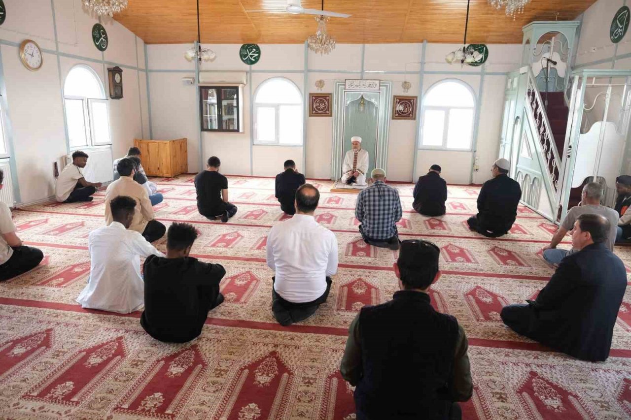 Üniversite öğrencilerine yönelik Mezuniyet Sonu programı gerçekleştirildi