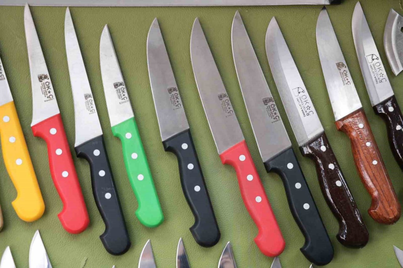Tescilli Maraş bıçakları kurbana hazır