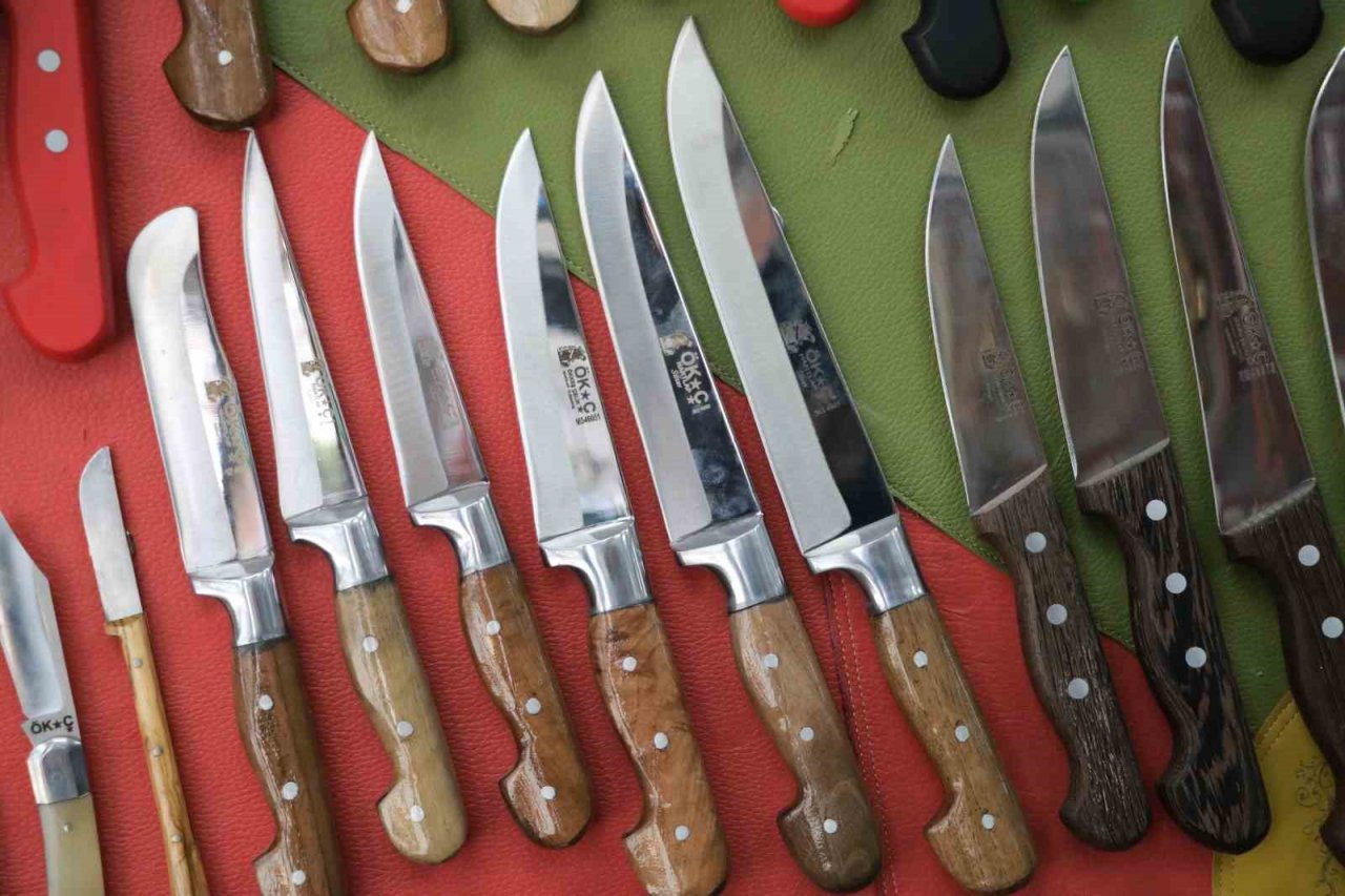 Tescilli Maraş bıçakları kurbana hazır
