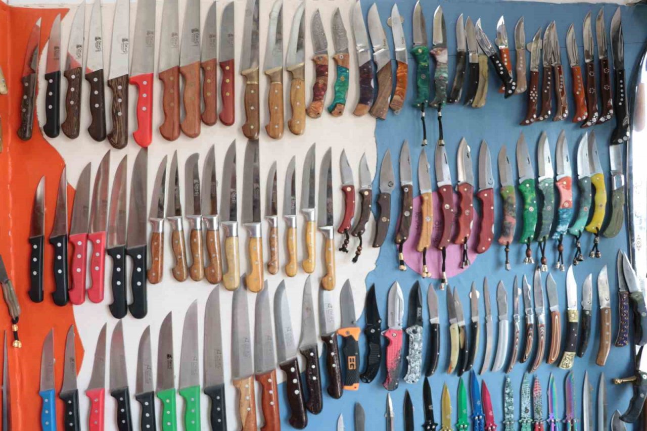 Tescilli Maraş bıçakları kurbana hazır