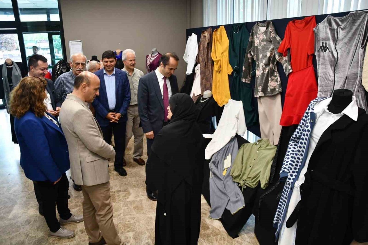 Altınova’da Meslek Edindirme Kursu yılsonu sergisi göz kamaştırdı