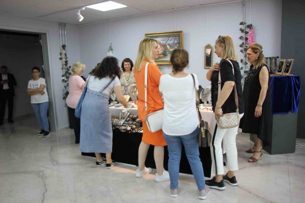 Atakum’da Dikiş ve El Sanatları Sergisi açıldı