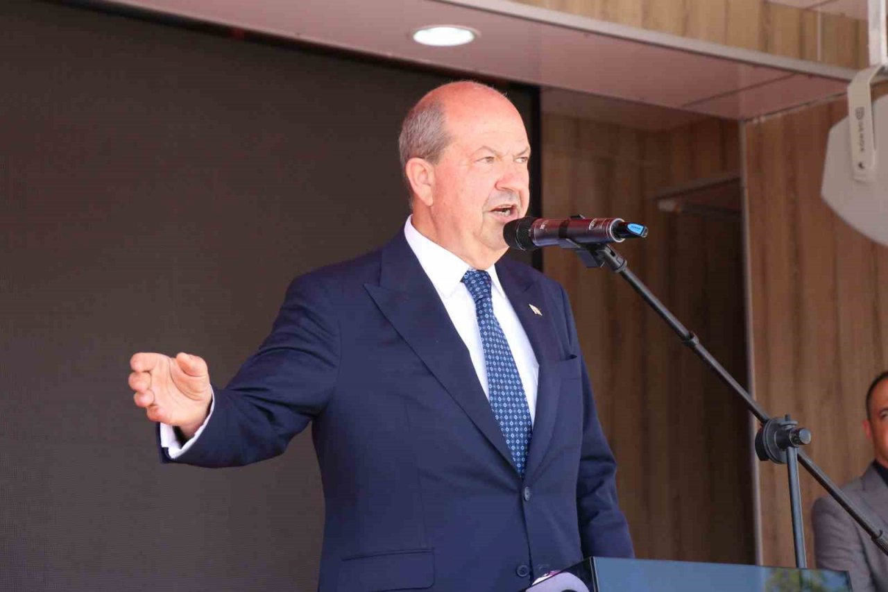 Bolulu Kıbrıs Gazisi Yamaner, KKTC’nin Kurucu Cumhurbaşkanı Denktaş’ın heykelini dikti