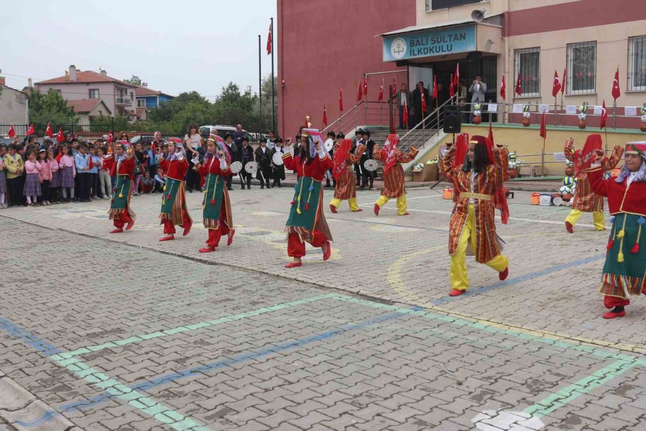 3 milyonluk spor malzemesi dağıtıldı