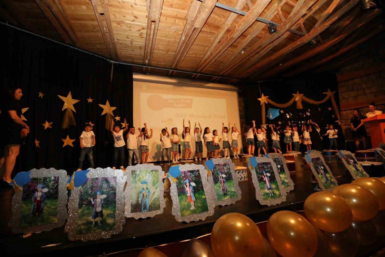 75. Yıl Kreş ve Çocuk Kulübü öğrencileri mezun oldu